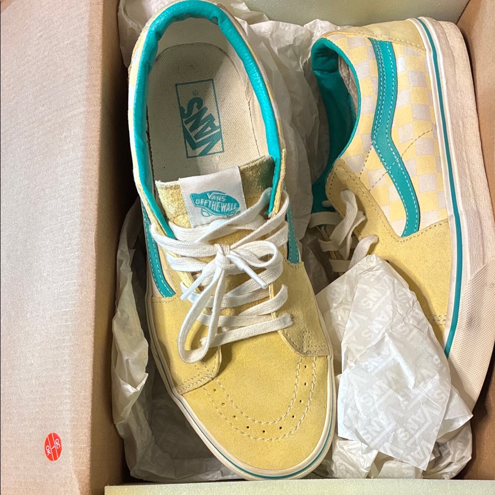 Vans mens Yellow and Teal Sneakers